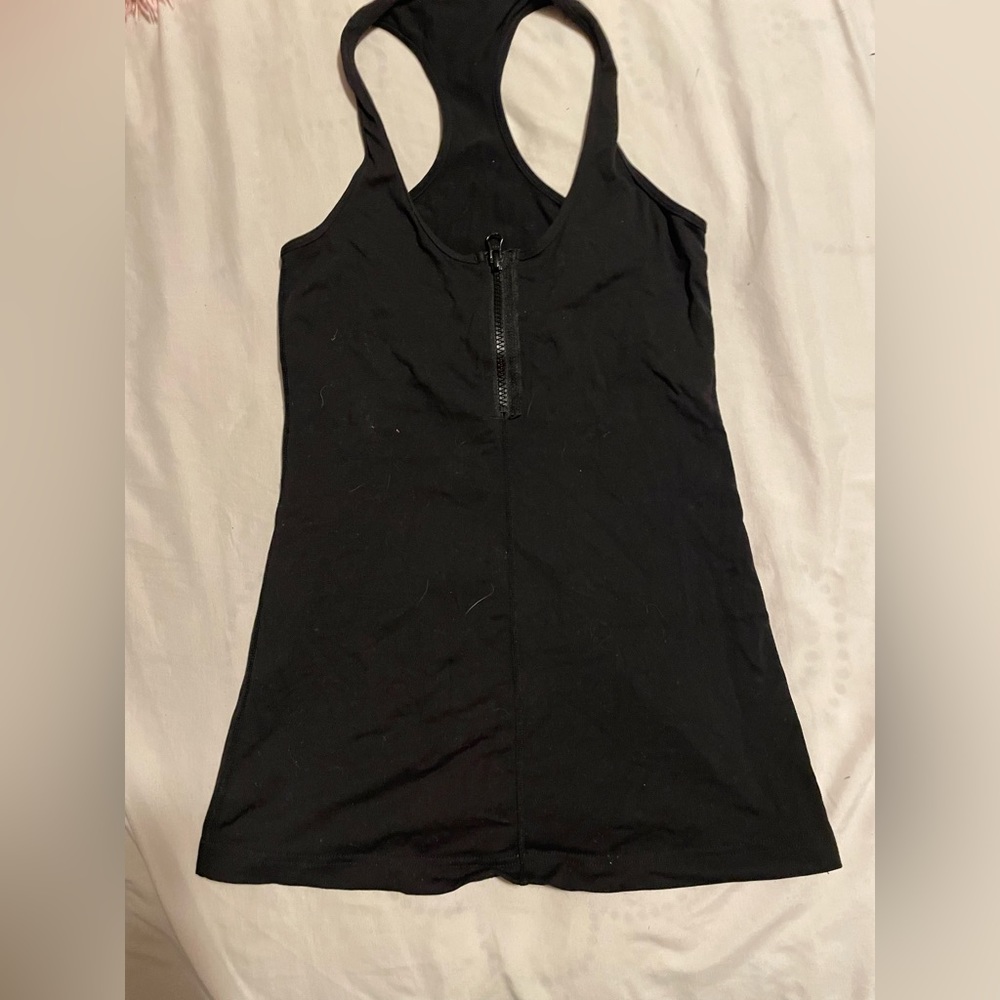 Black lulu top